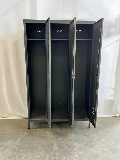 Met-Lak Metallskap med 3 Dører - Demo fra Met-Lak Met-Lak Metallskap med 3 Dører - Demo fra Met-Lak